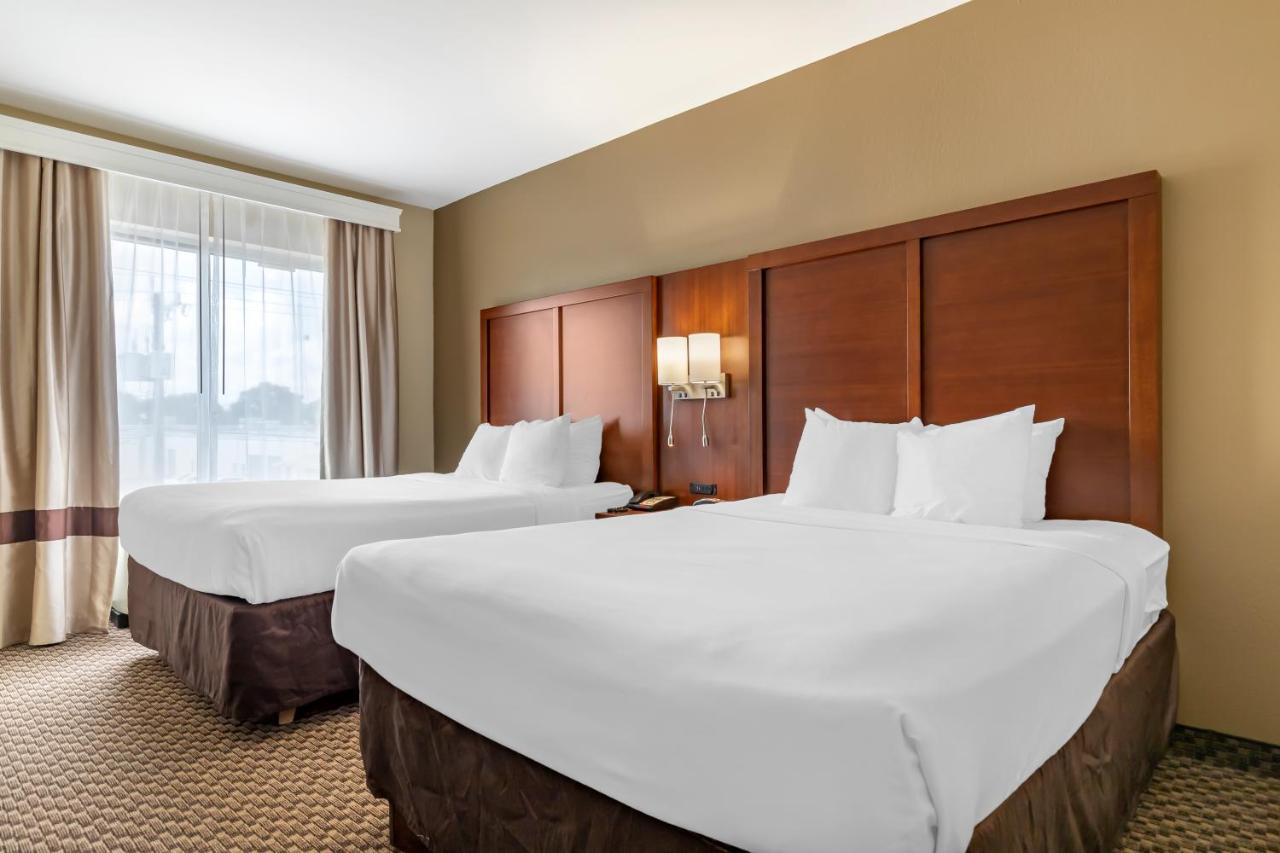 Queen Suite Two Queen Beds Non-Smoking