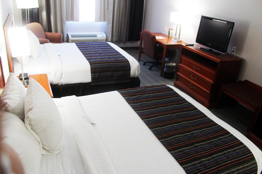 Queen Room with Two Queen Beds - Non-Smoking