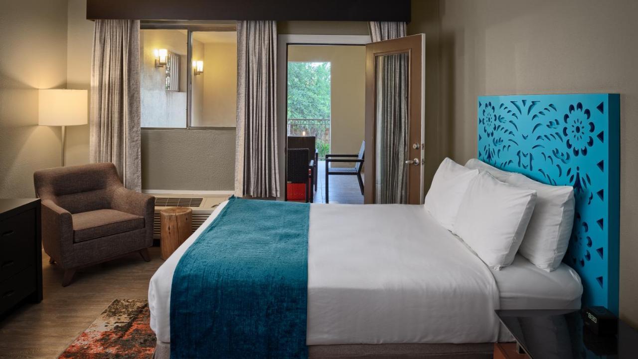 Queen Room Two Queen Beds Pool View