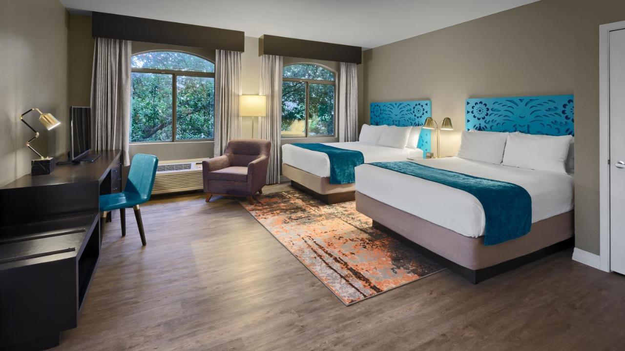 Standard Room Two Queen Beds