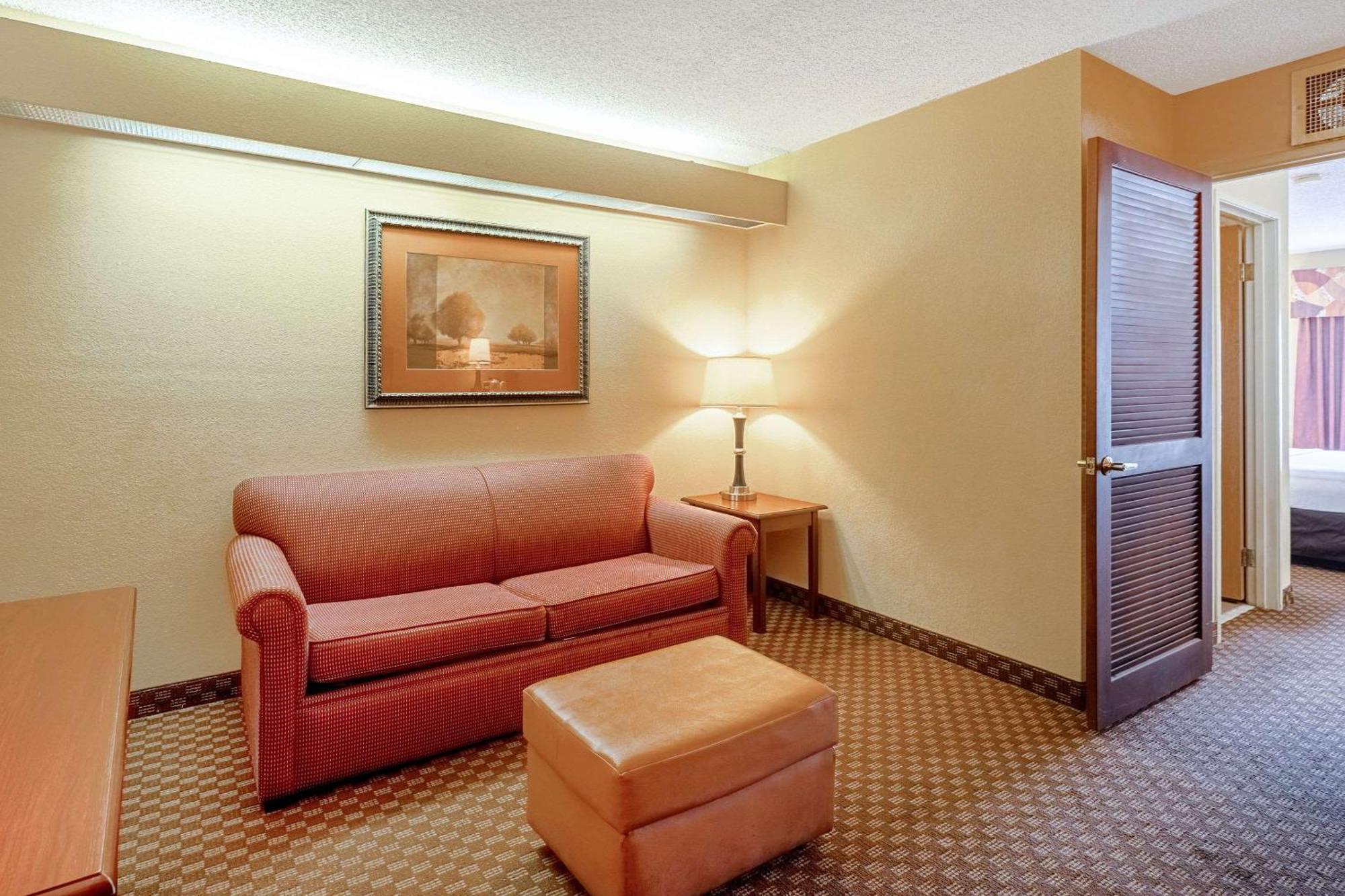 King Suite - Non-Smoking,1707778122:JPEG