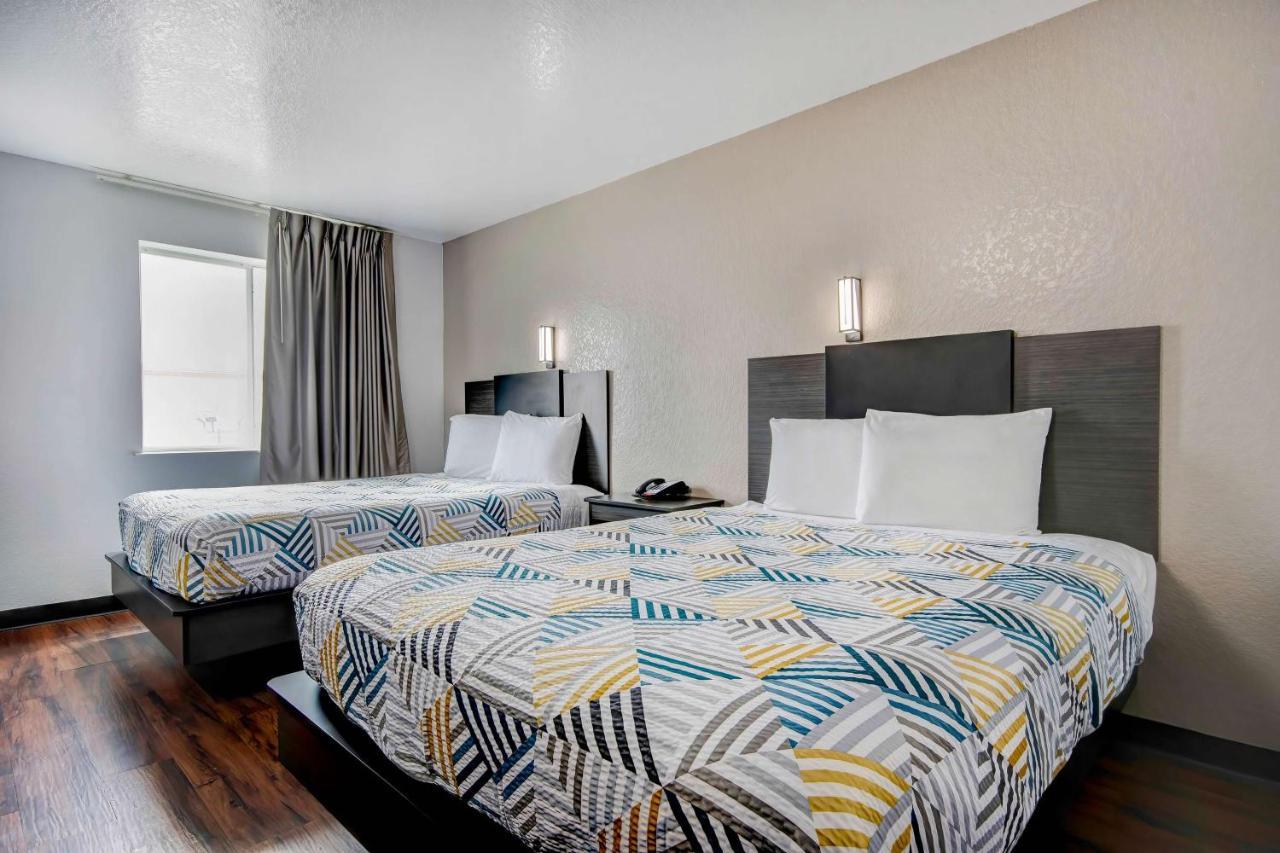 Deluxe Queen Room Two Queen Beds Non-Smoking