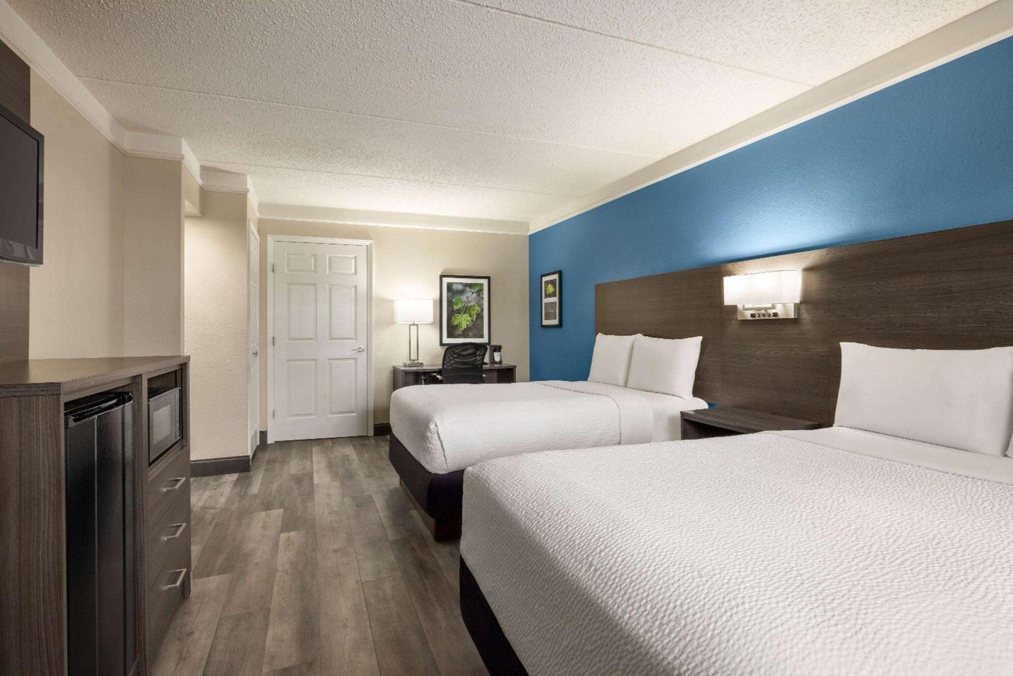 Standard Room with Two Double Beds
