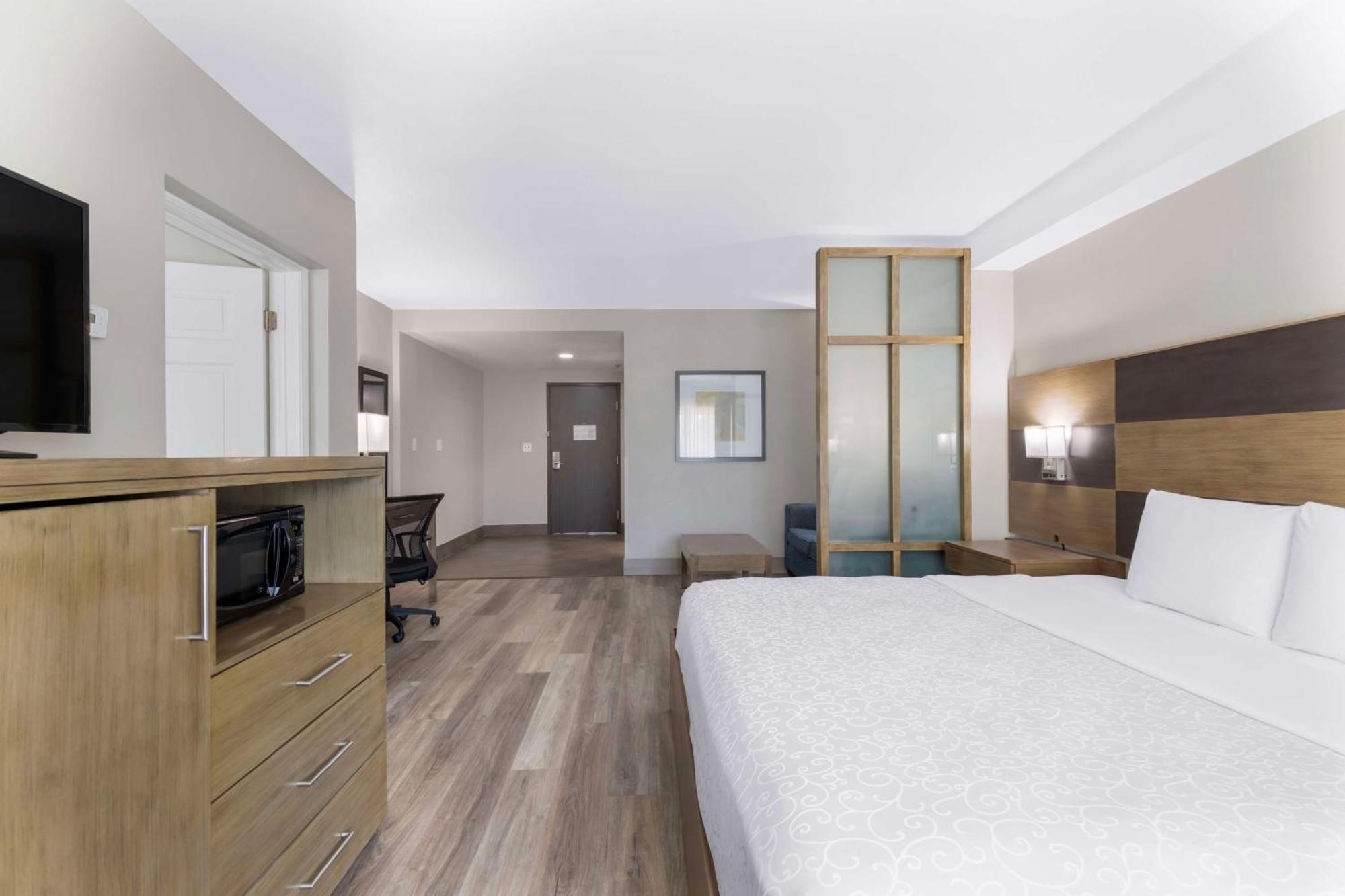 One-Bedroom Suite