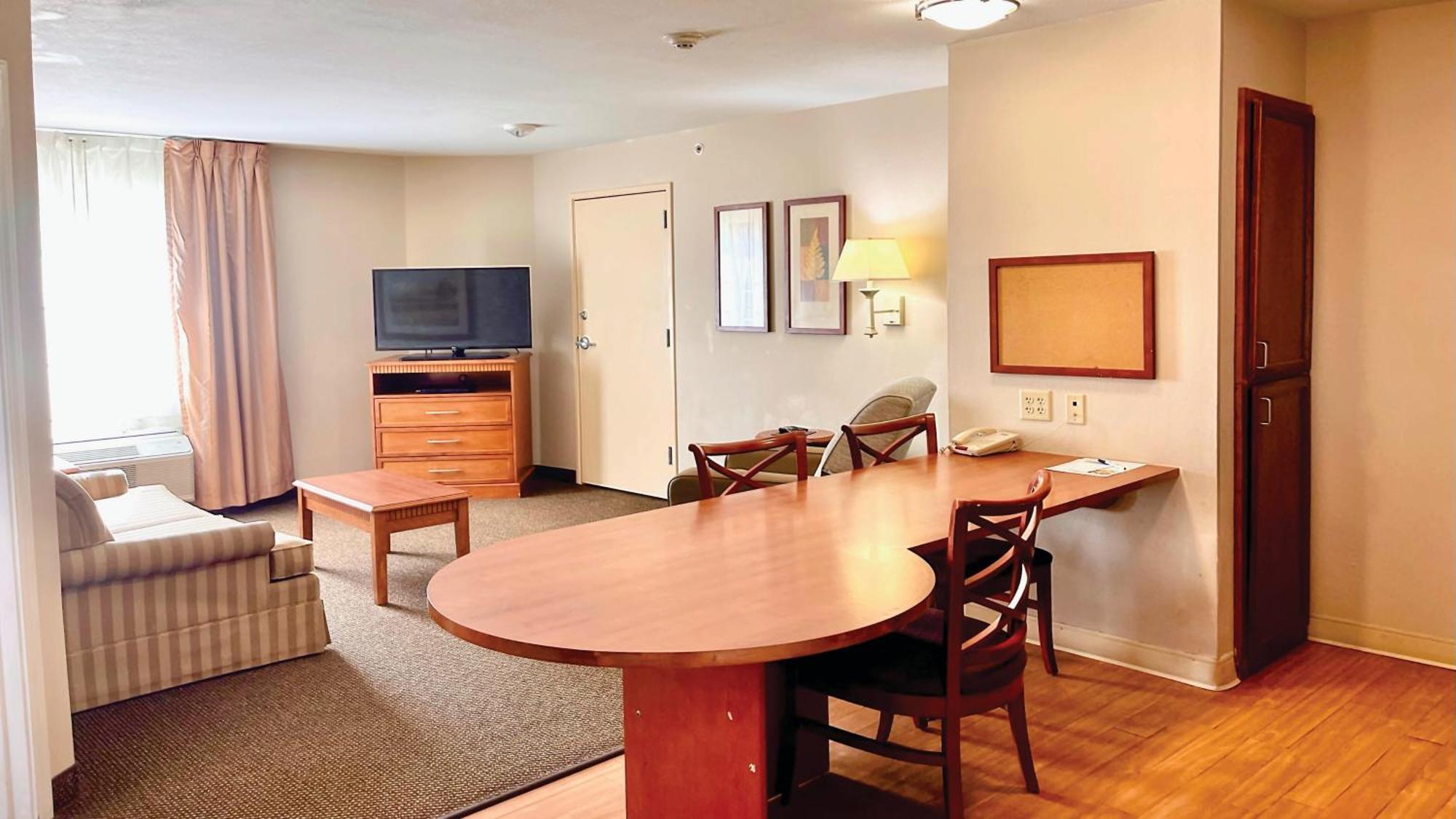 One-Bedroom King Suite