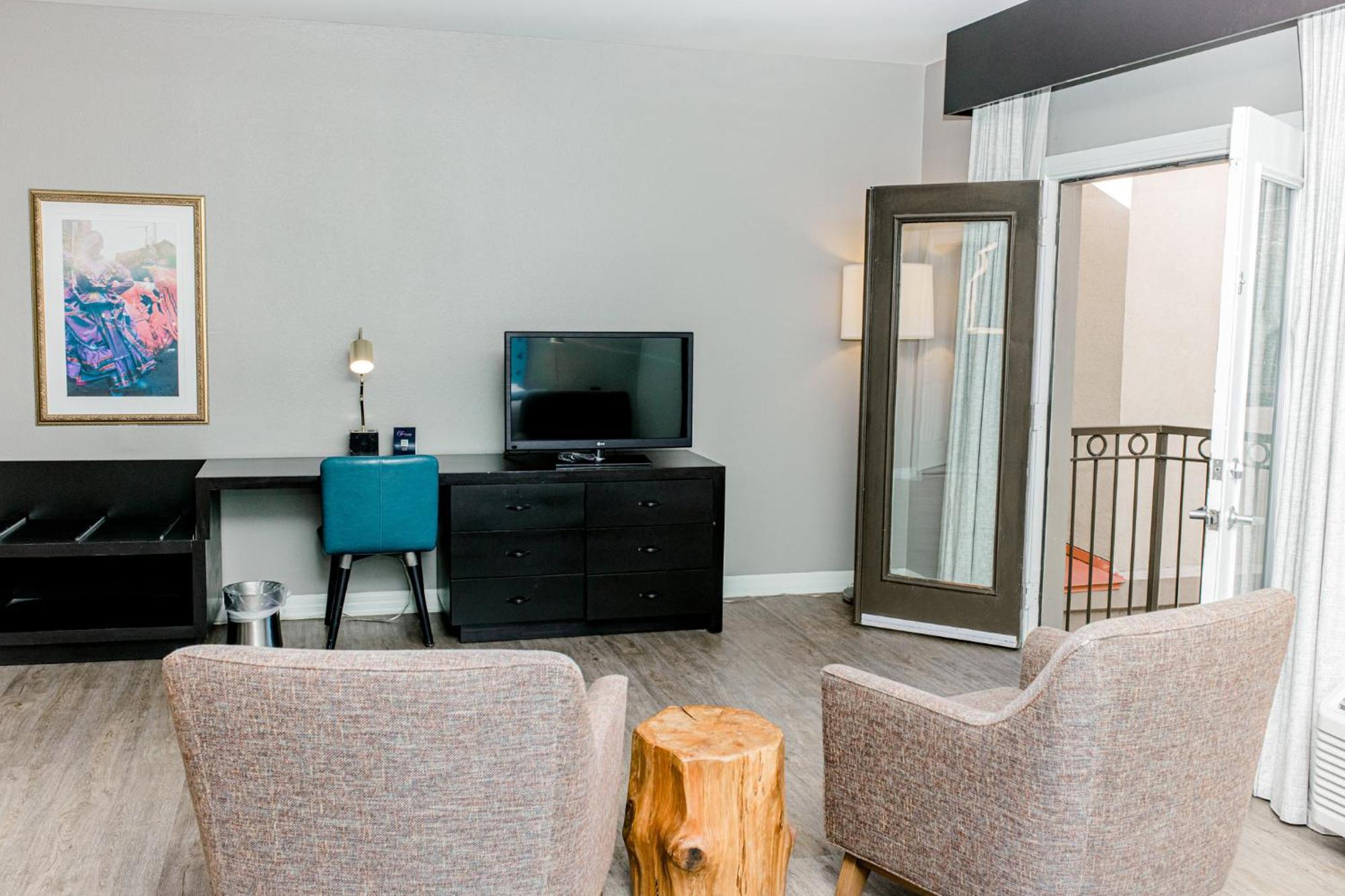 Standard King Room Balcony