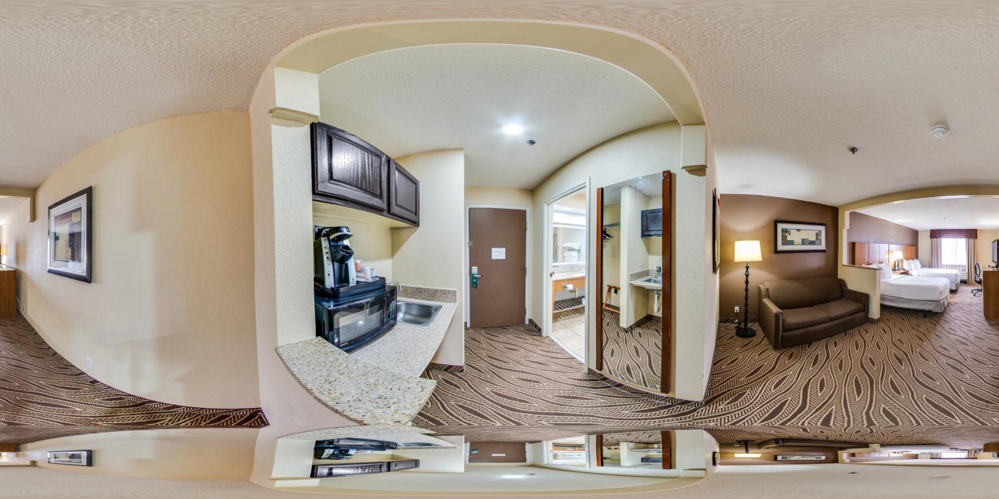 Quadruple Room Disability Access or Non Smoking