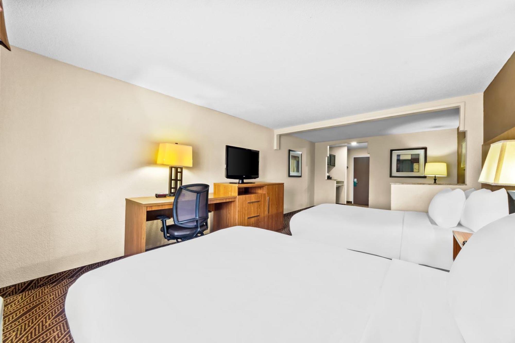 Quadruple Room Disability Access or Non Smoking