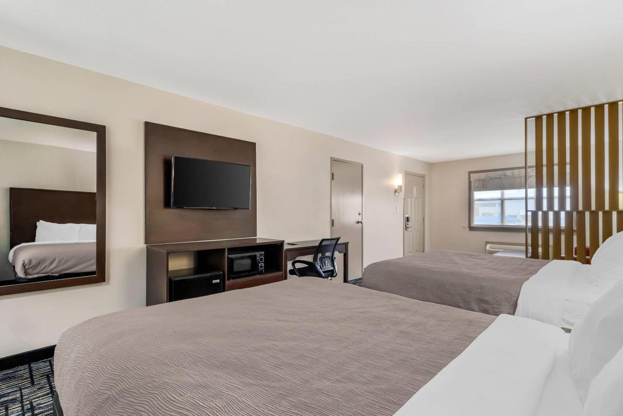 Queen Suite Two Queen Beds Non Smoking