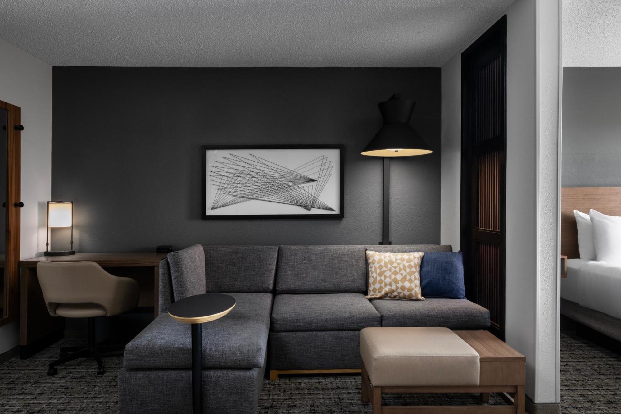 King Room Sofa Bed River View High Floor