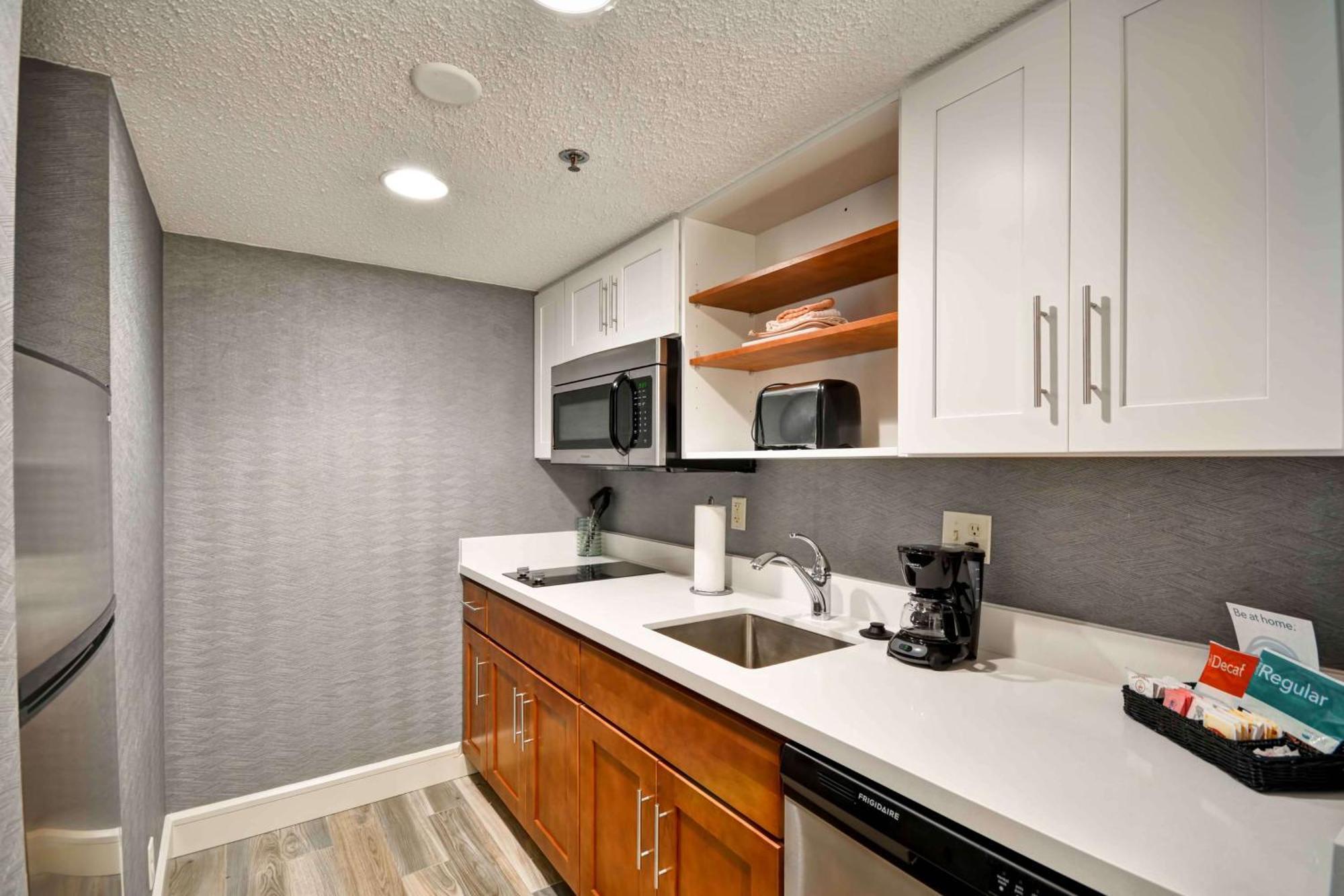One-Bedroom King Suite Non-Smoking