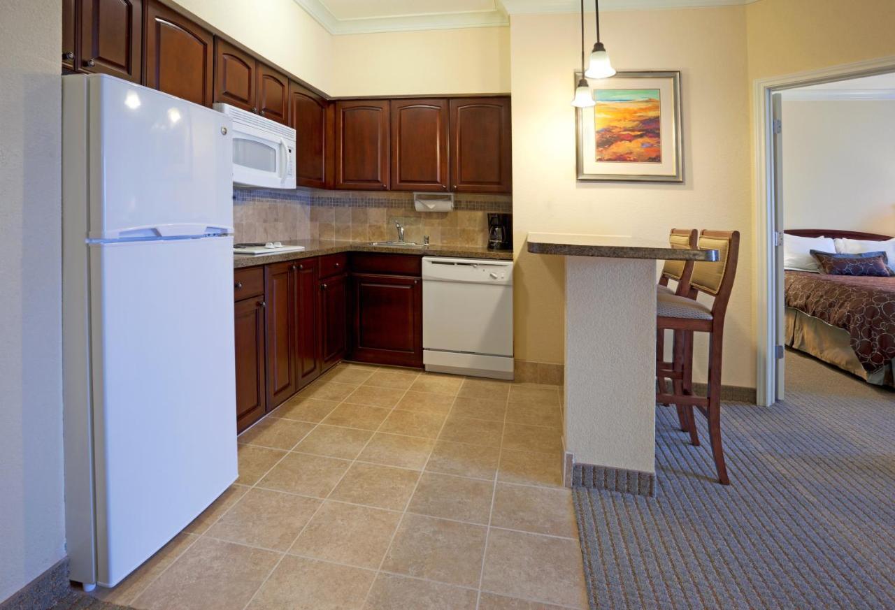 One-Bedroom King Suite