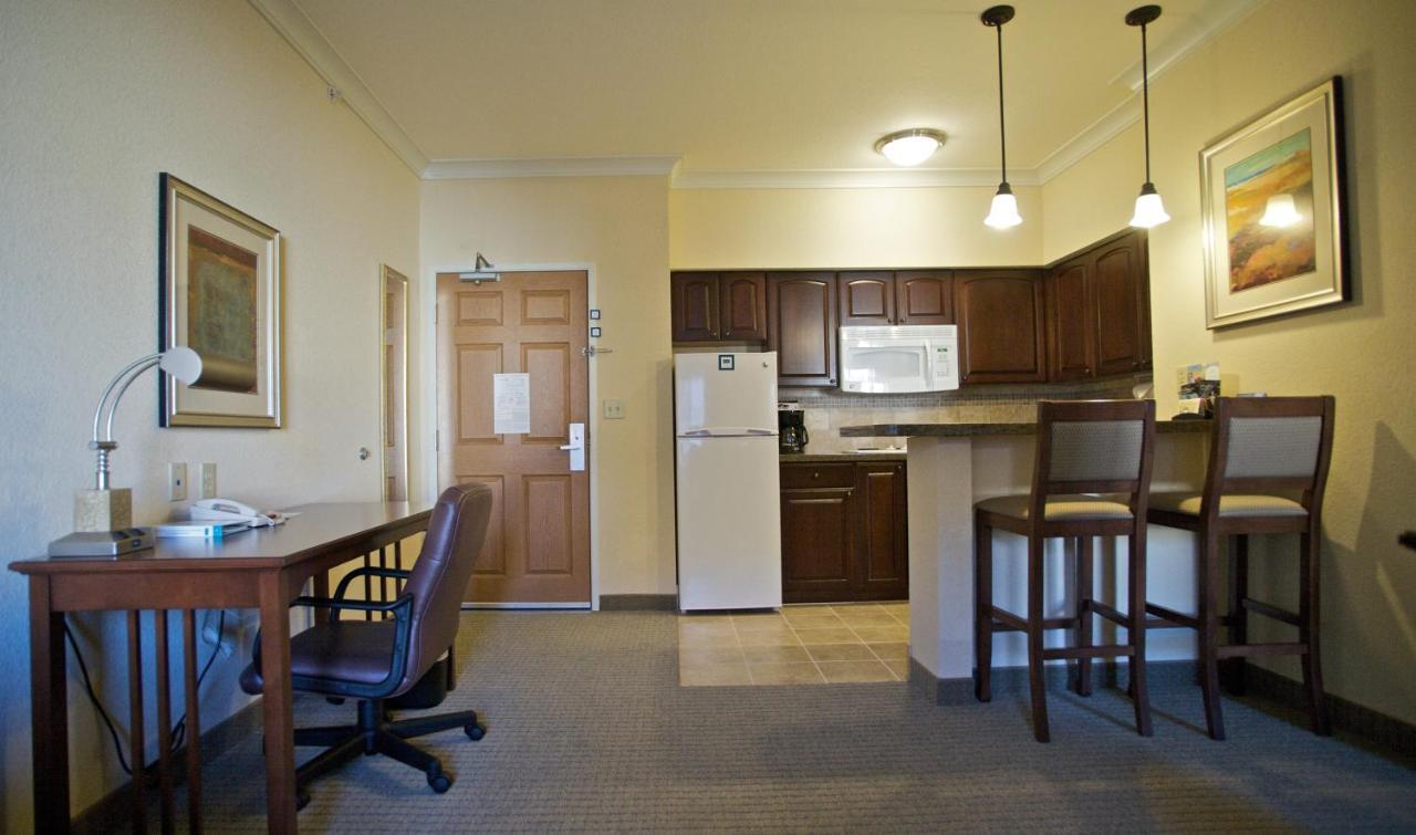 One-Bedroom Queen Suite with Two Queen Beds