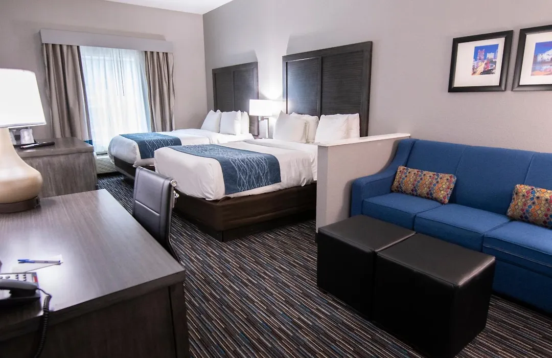 Comfort Inn & Suites Near Medical Center-1