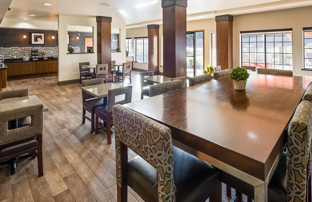 Best Western Plus Hill Country Suites-1