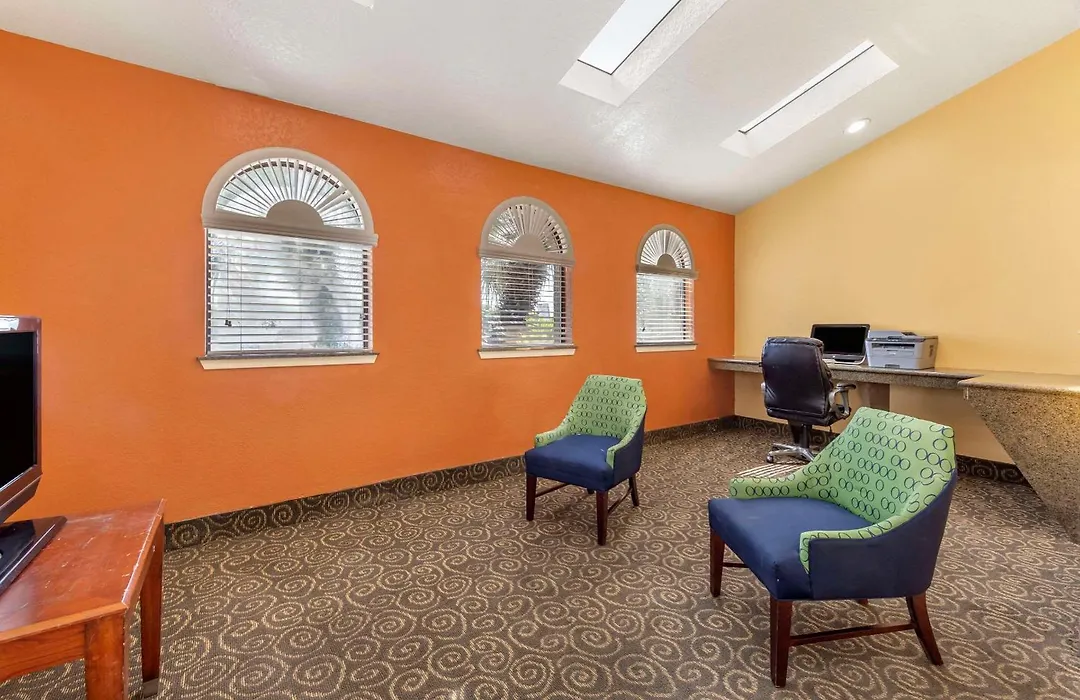 Econo Lodge Near Lackland Air Force Base-Seaworld-1