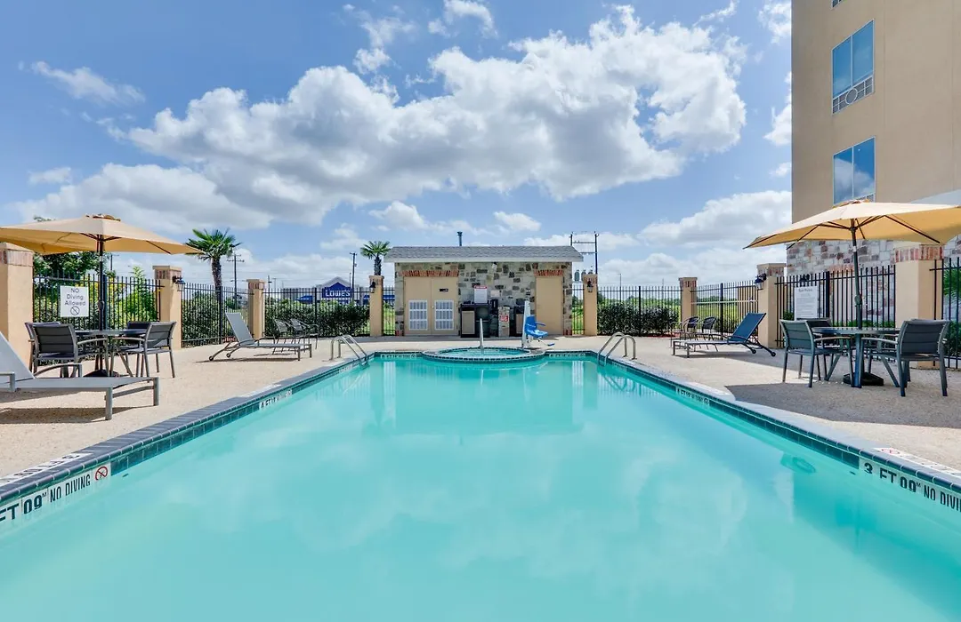 Holiday Inn Express & Suites San Antonio - Brooks City Base By Ihg-1