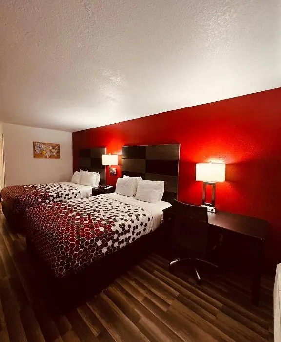 Econo Lodge-1