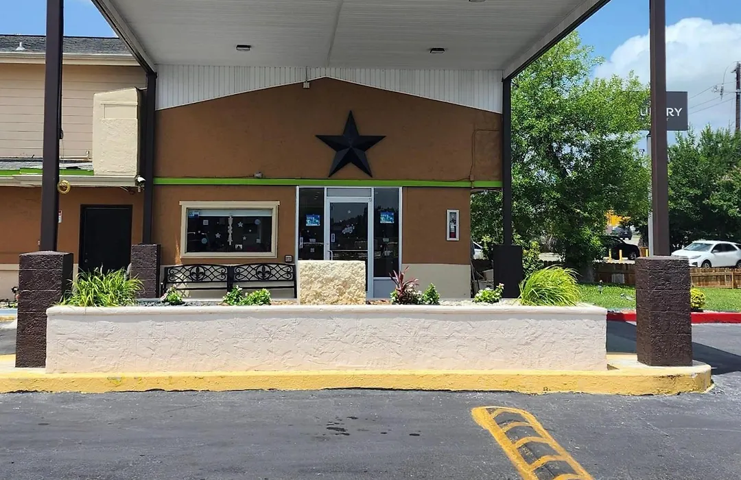 Rodeway Inn San Antonio Lackland Afb - Seaworld-Rivarwalk-The Alamo-1
