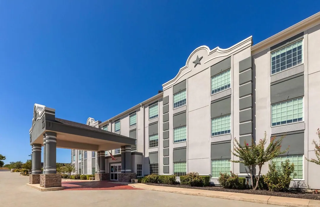 Super 8 By Wyndham San Antonio/Alamodome Area-1