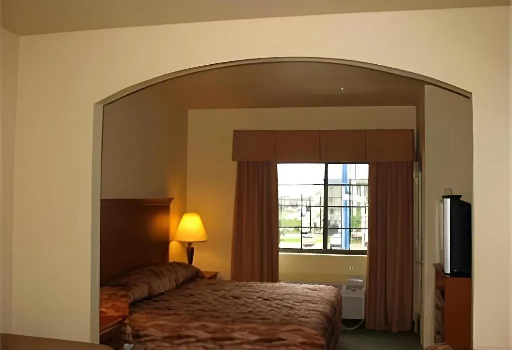 Best Western Windsor Pointe Hotel & Suites-Frost Bank Center-1