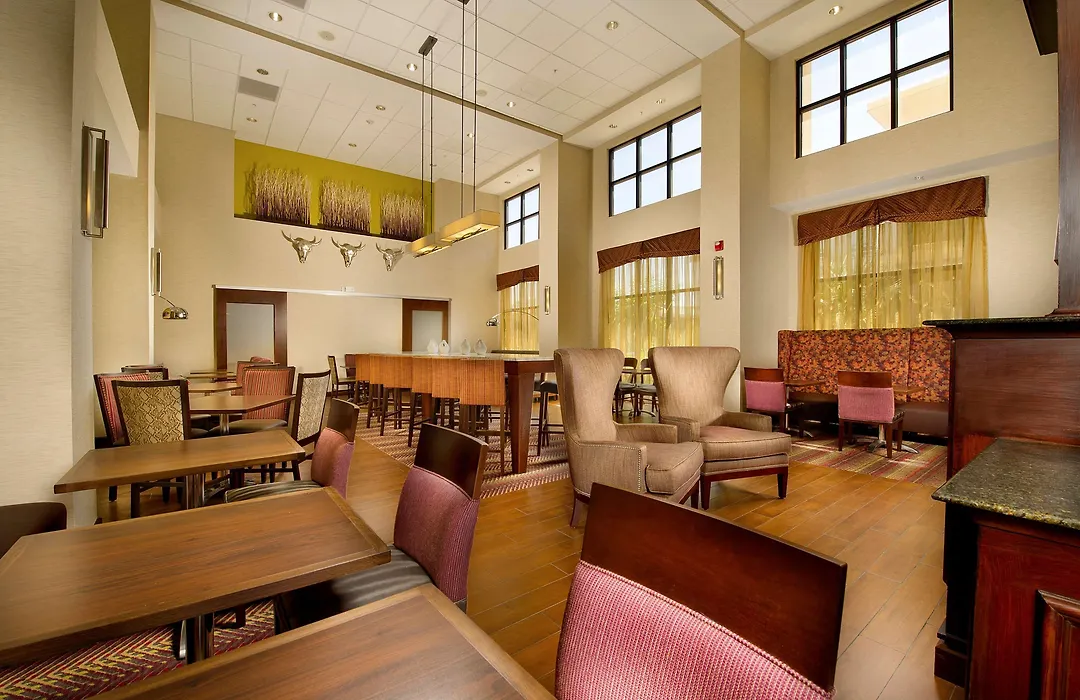 Hampton Inn And Suites San Antonio Airport-1