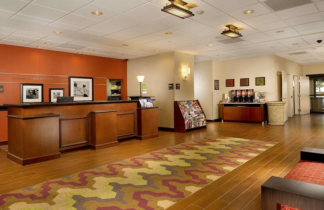 Hampton Inn And Suites San Antonio Airport-1