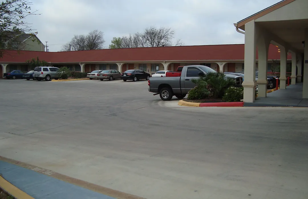 Winnquest Inn Near Ft. Sam Houston-1