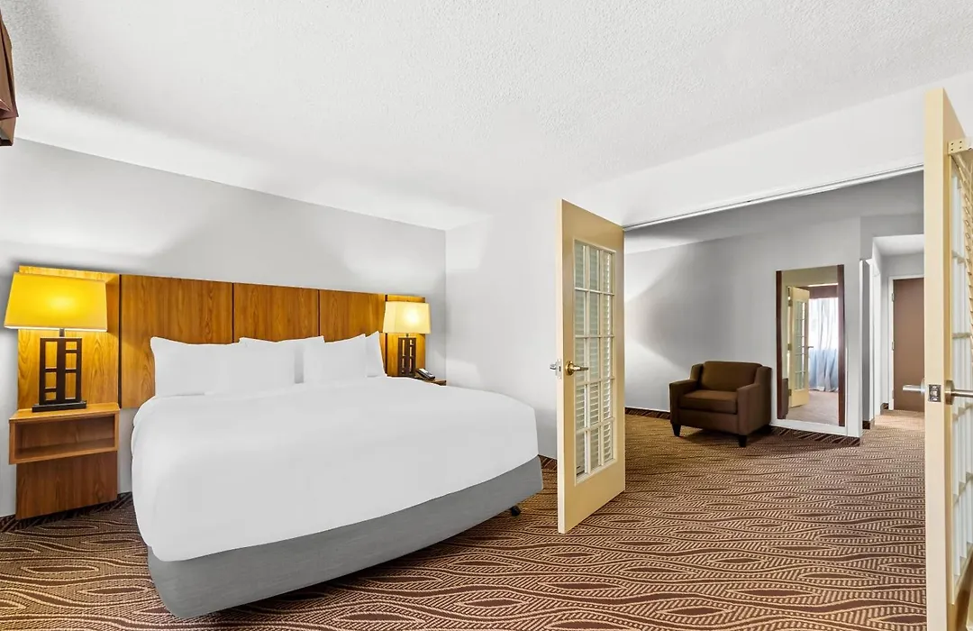 Quality Inn & Suites San Antonio Airport - Stone Oak-1