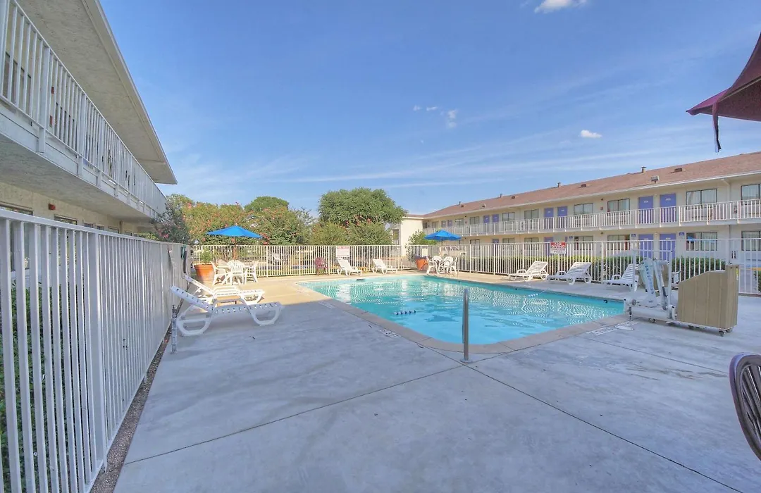Motel 6 San Antonio, Tx Six Flags Fiesta Tx - La Cantera Area-1