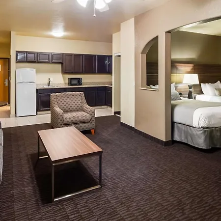 Best Western Plus Hill Country Suites-3