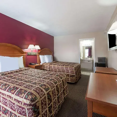 Days Inn By Wyndham San Antonio Splashtown/Att Center-2