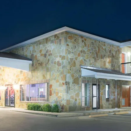 Super 8 By Wyndham San Antonio Near Fort Sam Houston-2