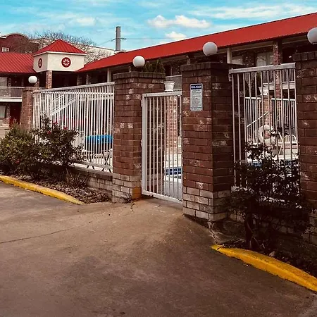 Econo Lodge Inn & Suites Downtown San Antonio-3