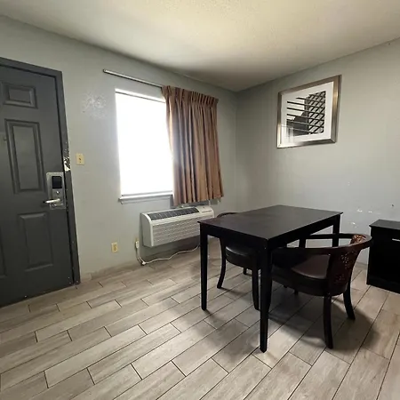 Budget Inn Motel-3