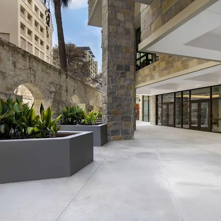 Hampton Inn & Suites On The San Antonio Riverwalk-2