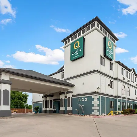 Quality Inn Near Seaworld - Lackland-2