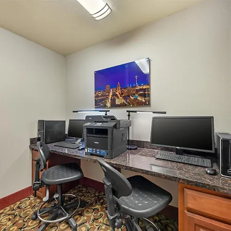 Best Western Plus San Antonio East Inn & Suites-3