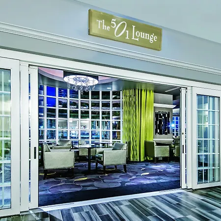 La Quinta Inn & Suites By Wyndham San Antonio Riverwalk-3