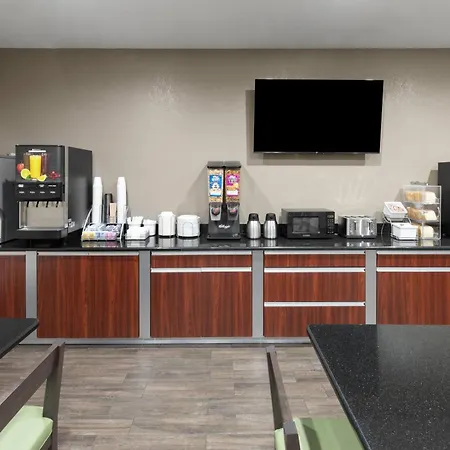 Super 8 By Wyndham San Antonio/Alamodome Area-3