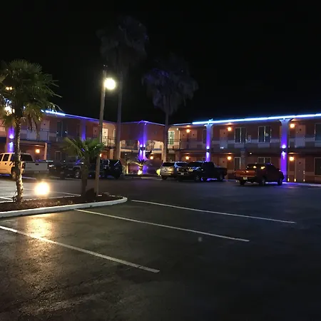 Econo Lodge Inn & Suites Near Lackland Afb-2