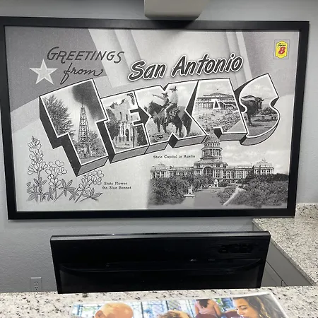 Super 8 By Wyndham San Antonio Downtown Ne-2