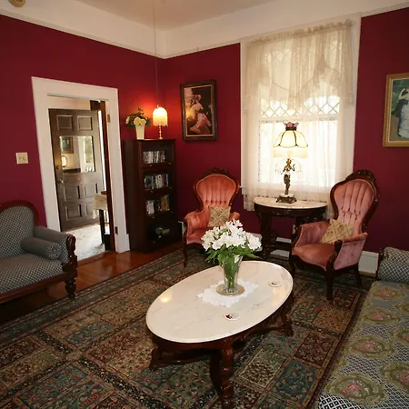 Brackenridge House Bed And Breakfast-3
