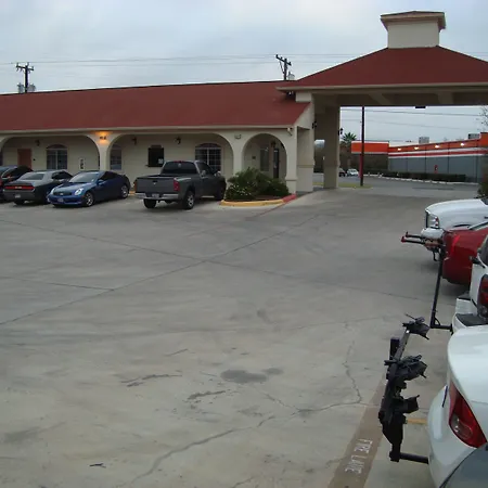 Winnquest Inn Near Ft. Sam Houston-3
