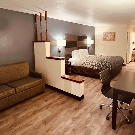 Econo Lodge Inn & Suites Downtown San Antonio-3