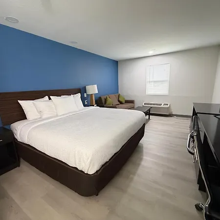 Hallmark Inn & Suites Newly Renovated Rooms San Antonio Northeast-2