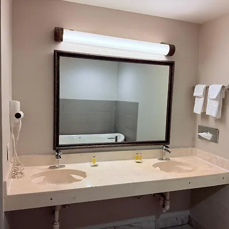 Days Inn By Wyndham San Antonio Interstate Hwy 35 North-2