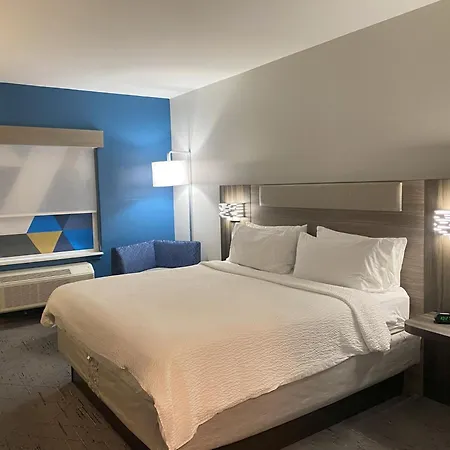 Holiday Inn Express & Suites San Antonio Frost Bank Center By Ihg-2