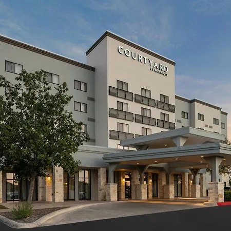 Courtyard By Marriott San Antonio Six Flags At The Rim-2