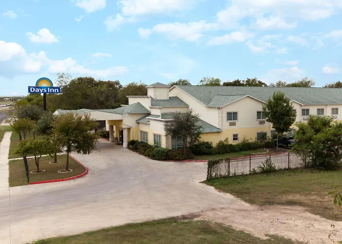 Days Inn By Wyndham San Antonio At Palo Alto